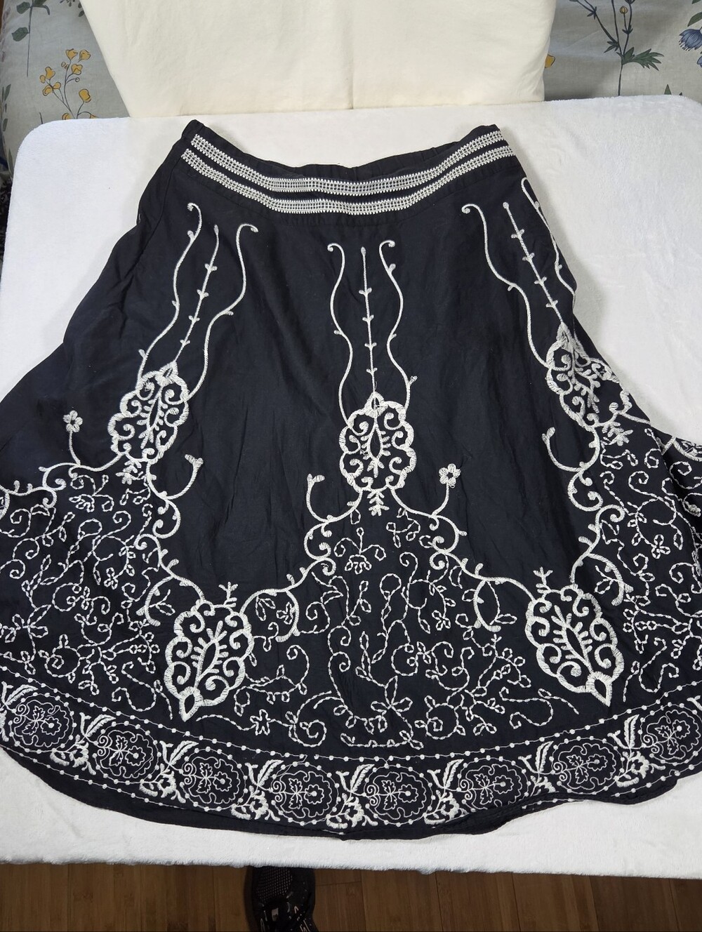Coldwater Creek Black & White Floral Embroidered 100% Cotton Midi Circle Skirt L
